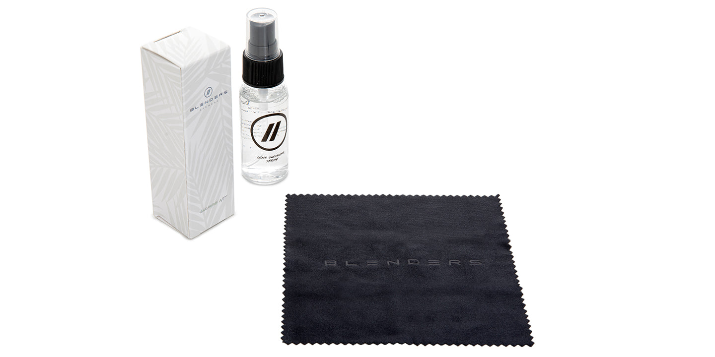 Alternative view of Cleaning Kit